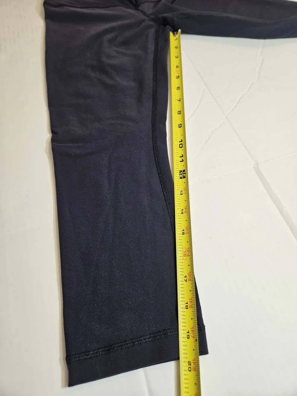 Lululemon Athletica Navy Blue Cropped Leggings Size 6 Running Crossfit Workout